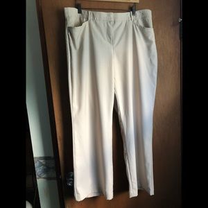 Laney Bryant pants